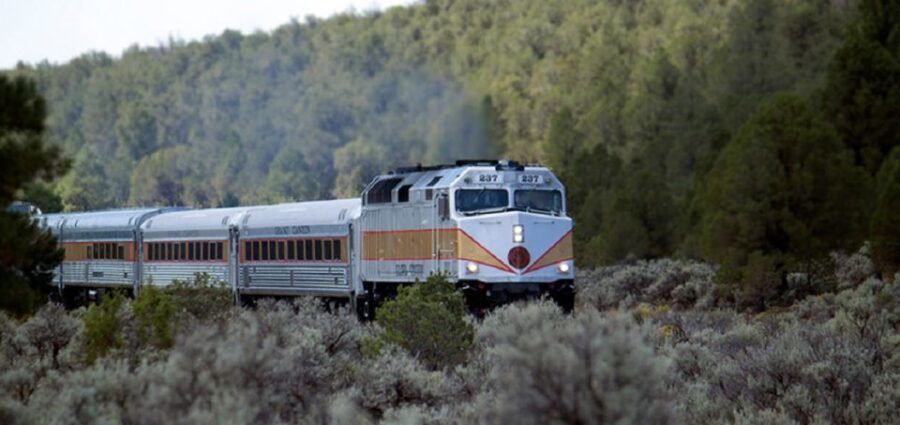 From Flagstaff: Grand Canyon Railroad Full-Day Guided Tour - South Rim highlights: river gorge views and the Watchtower climb