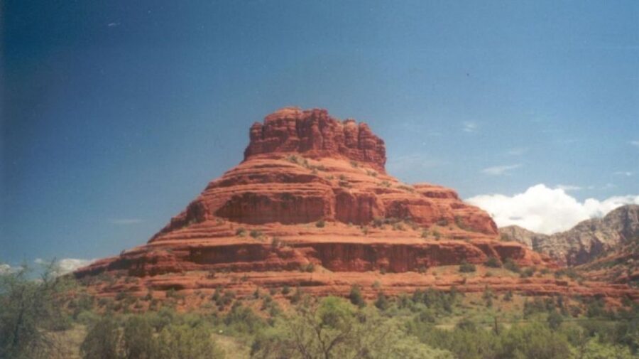 From Phoenix/Scottsdale: Day Tour to Sedona and Grand Canyon - Chapel of the Holy Cross on the red rocks: a guided stop with meaning