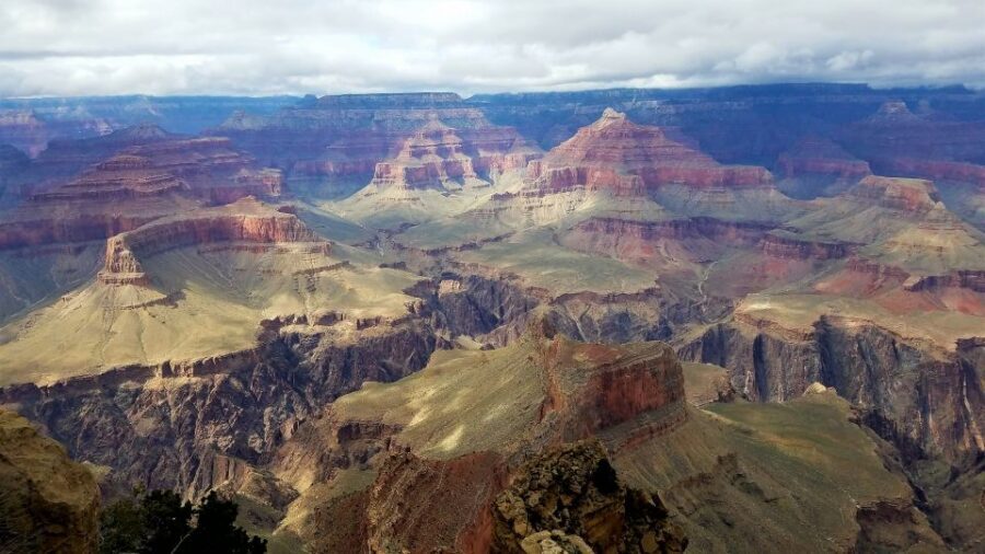 From Sedona/Flagstaff: Private Grand Canyon Tour with Lunch - Cameron Trading Post: Souvenirs and Tribal Artwork Without the Guesswork