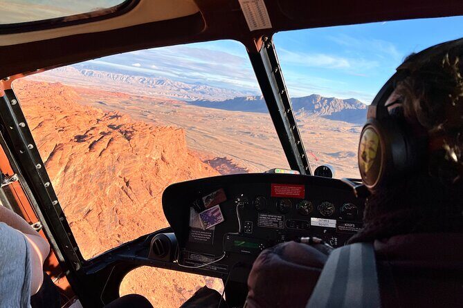 Grand Canyon Helicopter Flight with Sunset Valley of Fire Landing - The return flight: Lake Mead again, then Las Vegas Strip after dark