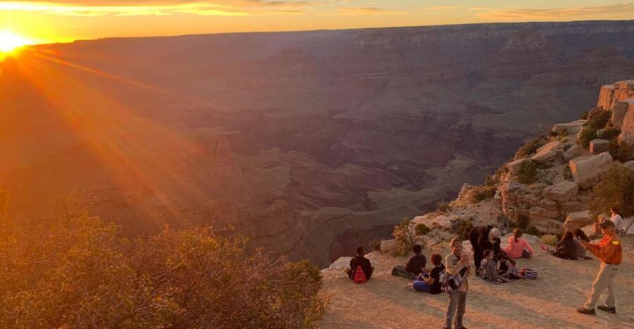 Grand Canyon National Park: Guided Sunset Hummer Tour - The Sunset Stop: How the Light Changes and How to Photograph It