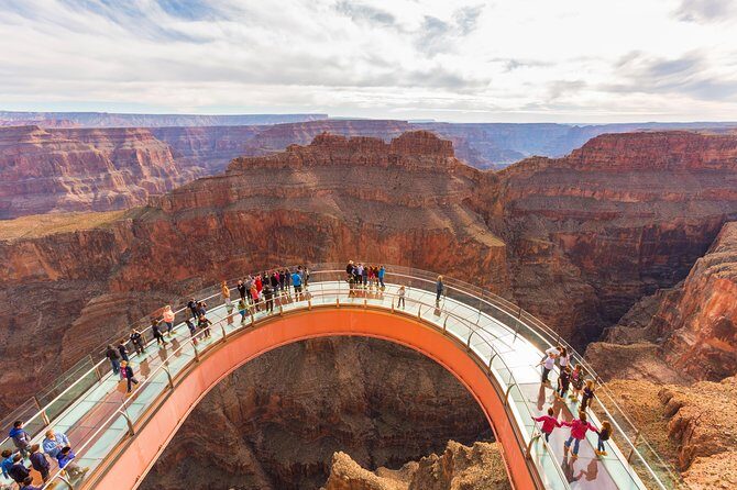 Grand Canyon West, Hoover Dam Stop, Breakfast, Lunch & Skywalk - Morning game plan: pickups, bus comfort, and hot breakfast