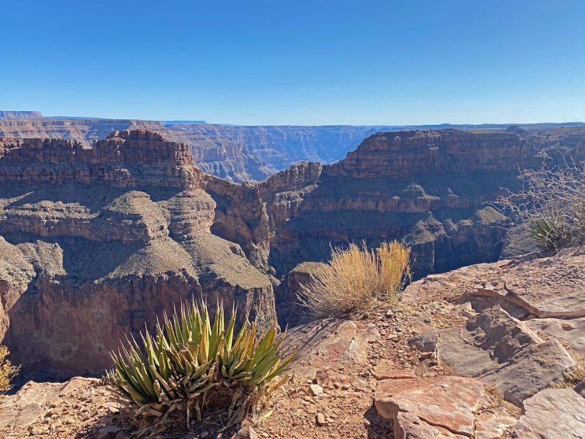 Las Vegas: Grand Canyon Helicopter Ride, Boat Tour & Skywalk - The Skywalk at Grand Canyon West: glass, height, and what you’ll notice first
