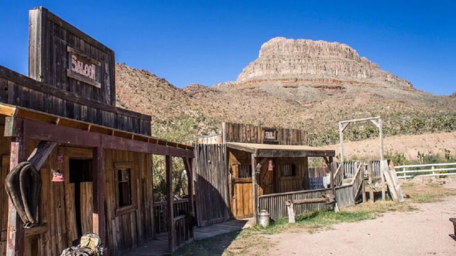 Las Vegas: Grand Canyon Ranch Tour with Horseback/Wagon Ride - The Live Cowboy Part: Lunch and Entertainment That People Remember