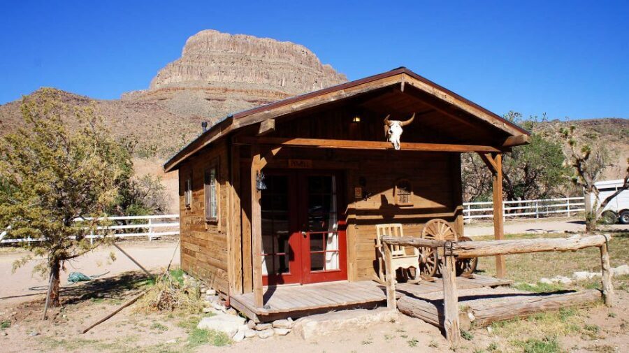 Las Vegas: Grand Canyon Ranch Tour with Horseback/Wagon Ride - Hoover Dam Photo Stop: Quick but Worth It