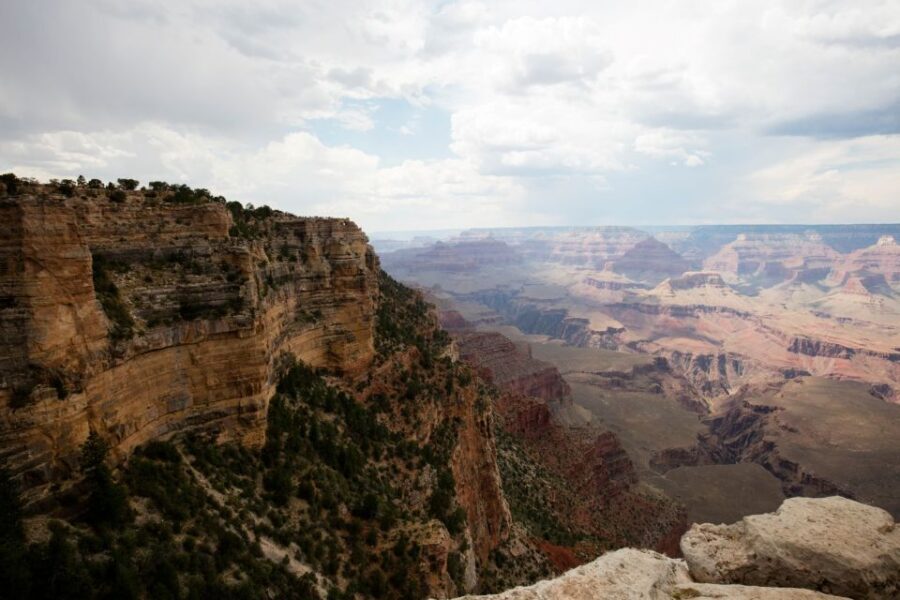 Las Vegas: Grand Canyon West Rim Tour with Skywalk option - Hoover Dam en route: good photos, limited freedom