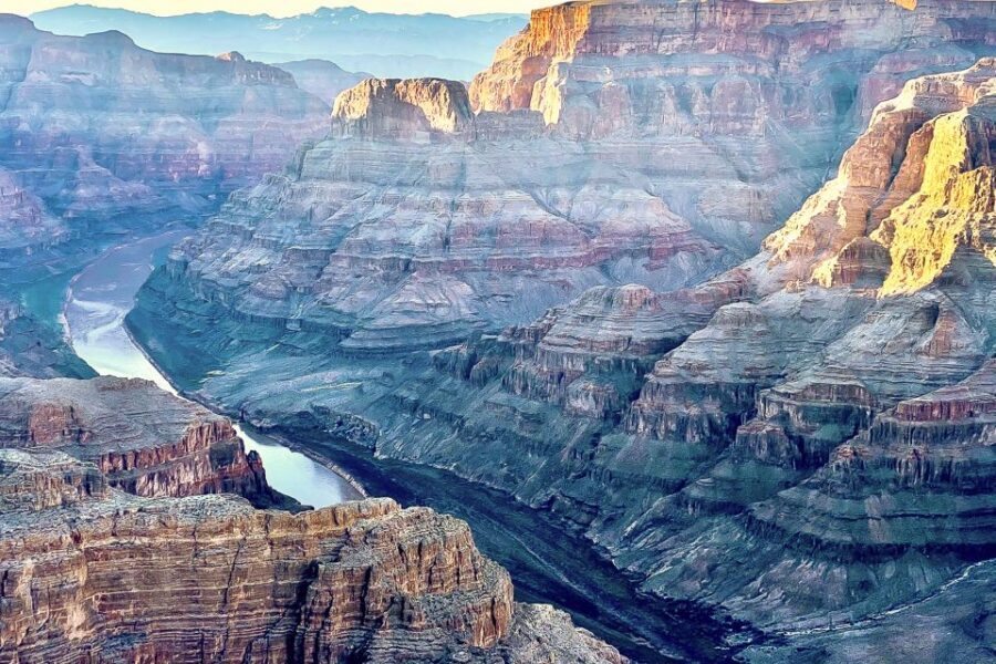 Vegas: Grand Canyon, Hoover Dam, Lunch/Skywalk Options, WiFi - Hoover Dam photo stop: fast, impressive, and good for one quick circuit